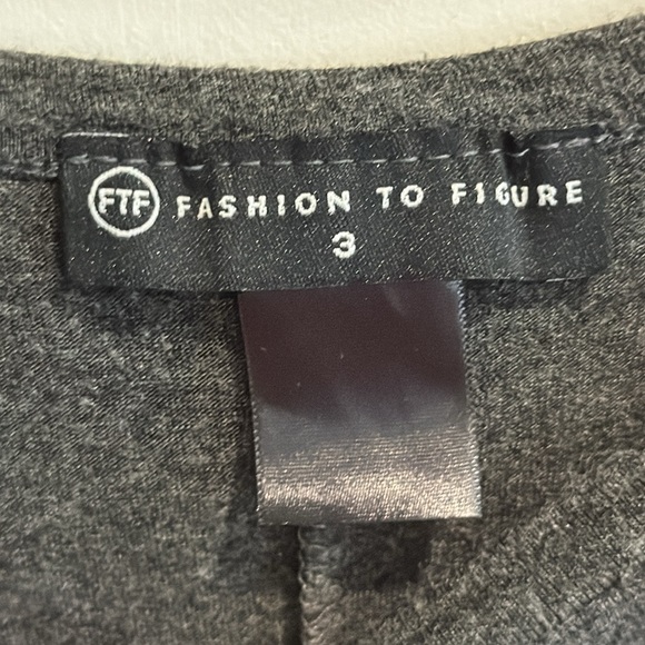 Fashion to Figure short sleeve cold shoulder size 3 T-shirt plus size shirt - Picture 6 of 7